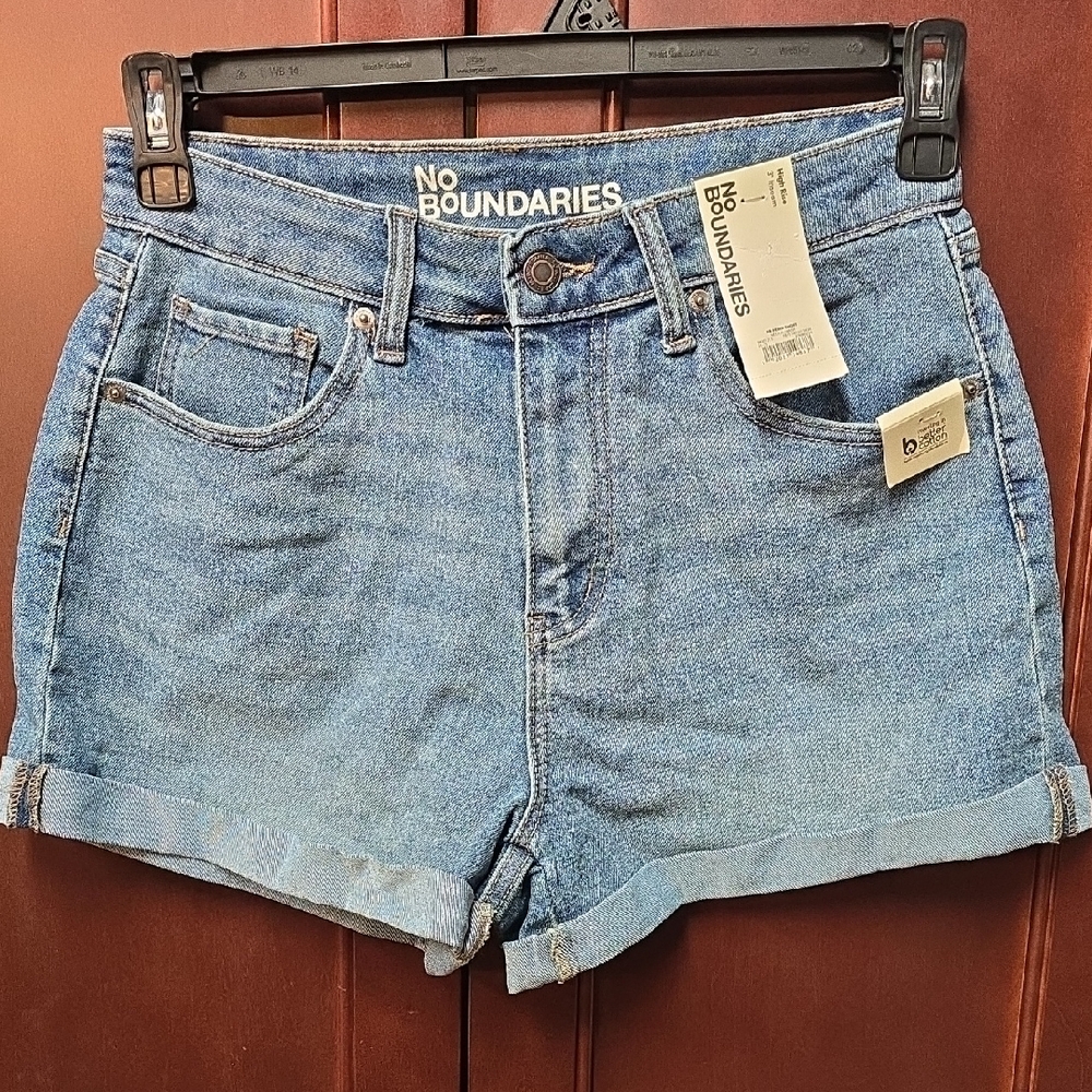 HOST PICK. NWT. No Boundaries Women's Light Blue High Rise Jean Shorts Size 8